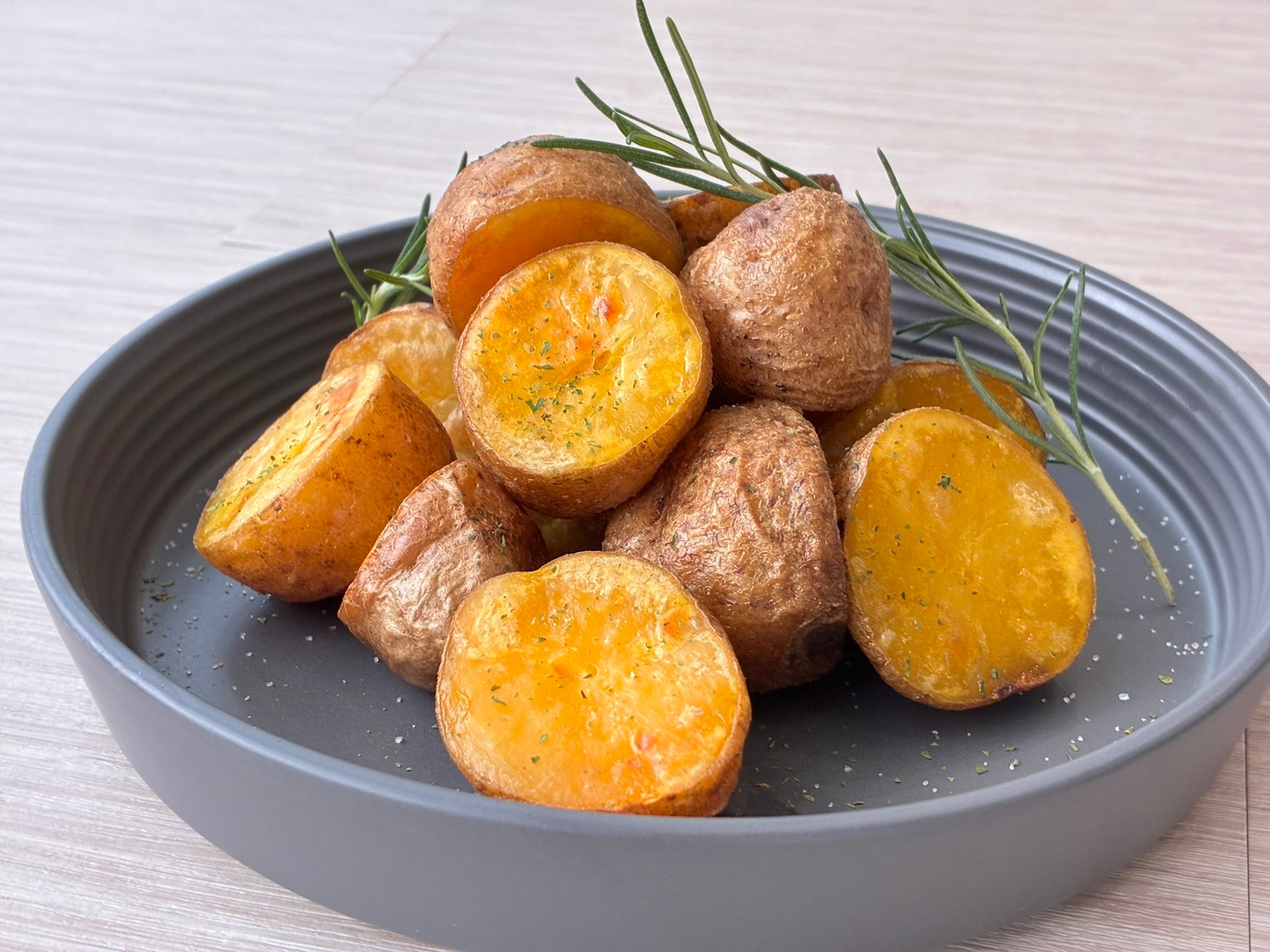 冷凍】インカのめざめ(ハーフカット)1kg | Eating Hokkaido | 山本忠信